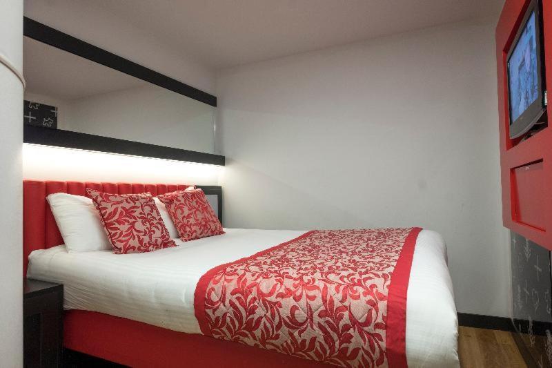 Haymarket Hub Hotel Единбург Стая снимка